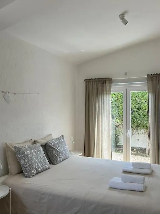 Casa De Maio - New T2 - Arrifana Beach 650 Mts 알제주르 0*,  포르투갈